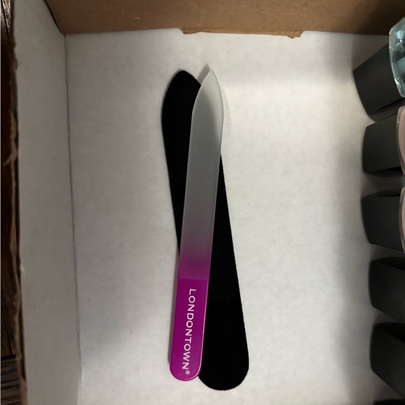 Londontown Nail Polish Collection - Teal, Nude, White & Gold - Picture 5 of 5